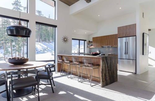 Altis House | The Altis Ski House on the Slopes