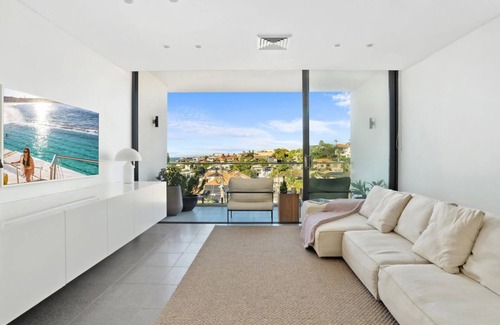 Bondi Apartment | The Amalfi is an apartment with amazing ocean view