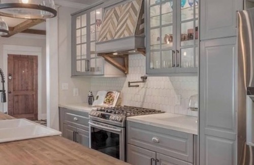 South Seminole Heights House | The “Amanda House” historic 1926 restored beauty 5 minutes from Armature Works