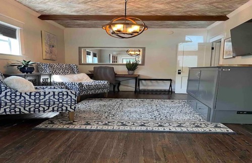 South Seminole Heights House | The “Amanda House” historic 1926 restored beauty 5 minutes from Armature Works