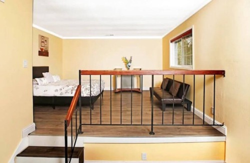 Mission Valley House | The Amapola: Large Home in Fremont W/AC & Parking