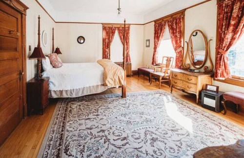 Trinidad Bed & Breakfast | The Amati Suite · 1 BR Suite in Historic Mansion!