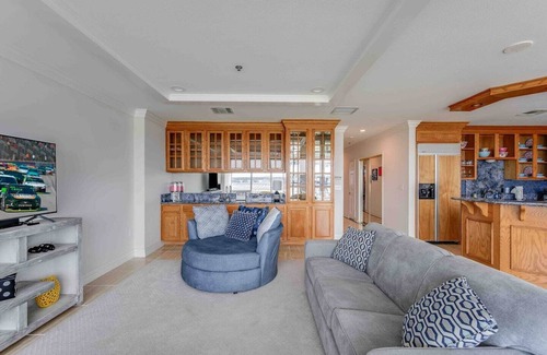Fort Worth Condo | The Amazing Bluebonnet Suite at the Speedway! Nascar Fan or Not, it's AMAZING!