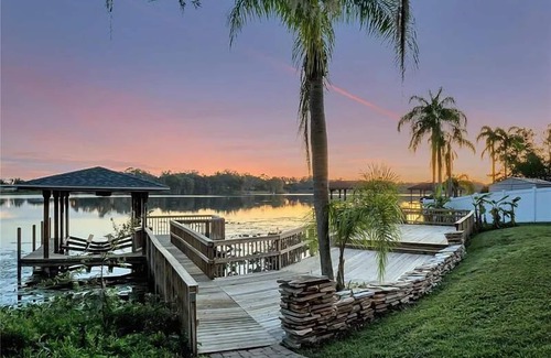 Longwood House | The American Dream House – Lakefront Luxury with 2 Heated Pools & Hot Tub