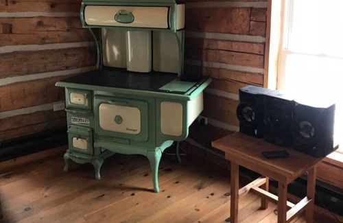 Orford Lake Cabin | The Ancestral Chalet L'orignal