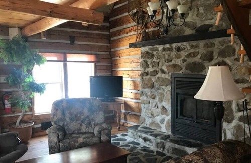 Orford Lake Cabin | The Ancestral Chalet L'orignal