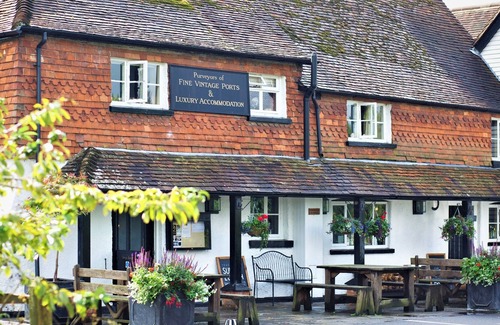 Lower Froyle Hotel | The Anchor Inn