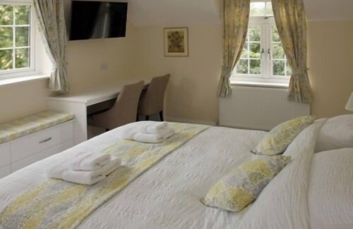 Oldbury-on-Severn Hotel | The Anchor Inn