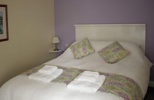 Oldbury-on-Severn Hotel | The Anchor Inn