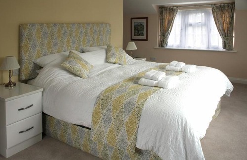 Oldbury-on-Severn Hotel | The Anchor Inn