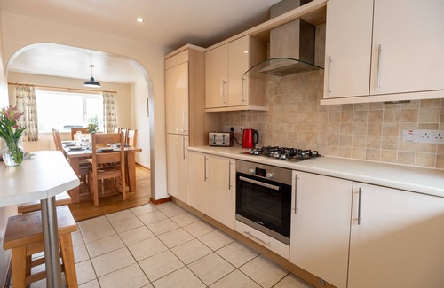 Llanddeusant Apartment | The Anchorage is a spacious 4-bedroom holiday cottage in Church Bay