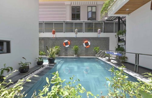 Hoi An Villa | THE ANCIENT TOWN BEAUTY VILLA WITH 9 BED ROOMS FOR 22 GUESTS WITH OUTDOOR POOL