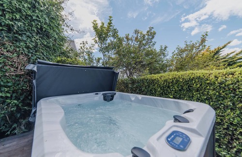Lake Tekapo House | The Andromeda Hideaway - 6BR, Hot tub, BBQ