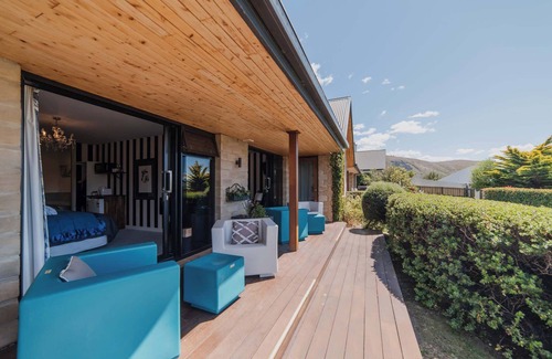 Lake Tekapo House | The Andromeda Hideaway - 6BR, Hot tub, BBQ