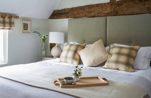 Petworth Hotel | The Angel Inn