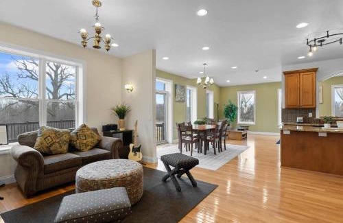 Whittaker House | The Ann Arbor Estate - 5BR Home with Theater & Deck