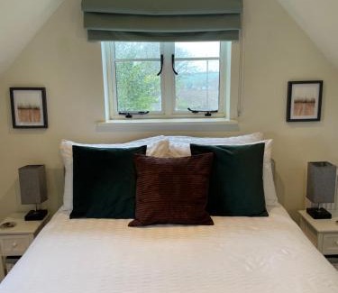 Trowbridge Apartment | The Annex @ 3 East Town Cottages