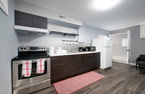 Brantford House | The Annex ; a cosy 3 bedroom abode