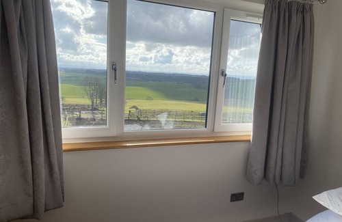 Alloa House | The Annex at Meeks Park immaculate 2 bed