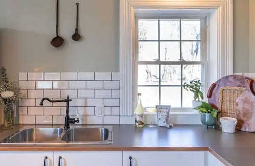 Merrickville-Wolford Cottage | The Annex- cozy cottage in Merrickville village