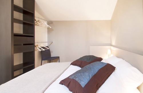Nansouty-Saint-Genes Apartment | The annex, T1 full of charm, calm and bright in the city center