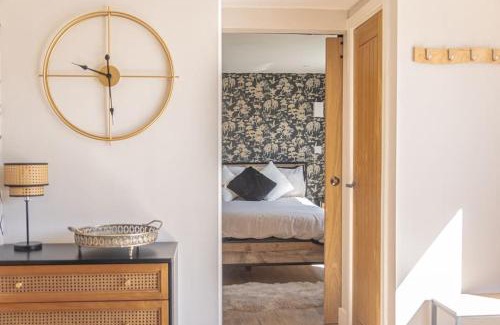 Whitfield Apartment | The Annexe Close to Dover Port