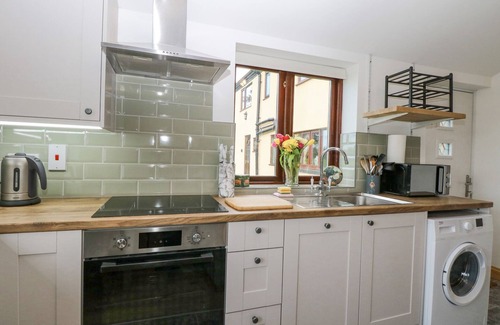 Hainford Cottage | THE ANNEXE, GRANGE FARM, romantic, with a garden in Hainford