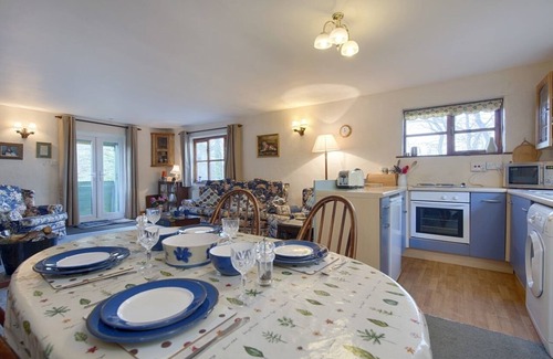 Postbridge Cottage | THE ANNEXE, HIGHER LYDGATE FARMHOUSE, pet friendly in Postbridge