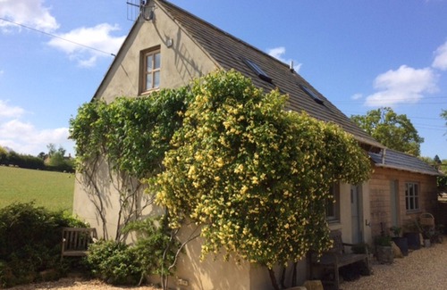 Chipping Campden Cottage | The Annexe, quintessentially English, but with a French/Moroccan flavour.