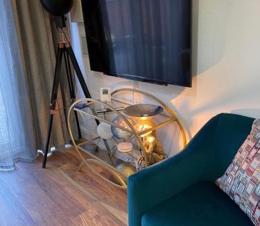 Cheltenham House | The Annexe @The Oaks