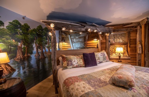 Logan Bed & Breakfast | The Anniversary Inn Logan