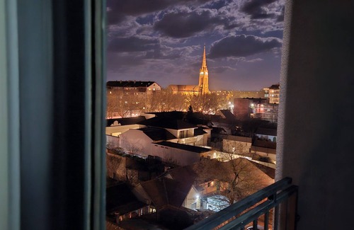 Subotica Apartment | The apart is located 500m from the center of Subotica with kitchen and parking.
