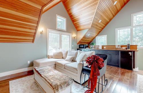 Wolfeboro Hotel | The Apartment at Camp Hattie Wolfeboro