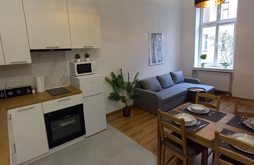 Legnica Apartment | The apartment "Love on 5" is almost in the Legnica center. Near to city park.