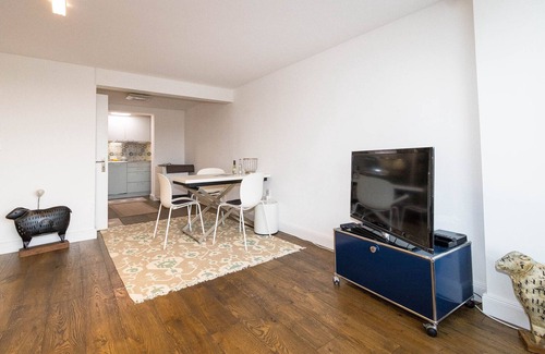 Hornum Apartment | The apartment offers about 90 square meters for up to 4 people.