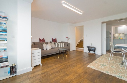 Hornum Apartment | The apartment offers about 90 square meters for up to 4 people.