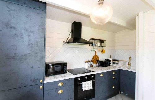 Aghadoe Ski Chalet | The Apiary
