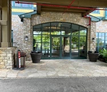 Vernon Apartment | The Appalachian Hotel at Mountain Creek Resort - Pool, Hot Tub & Sauna