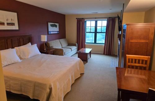 Vernon Apartment | The Appalachian Hotel at Mountain Creek Resort - Pool, Hot Tub & Sauna