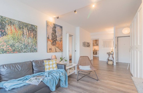 Fiumelatte Apartment | The Apple House