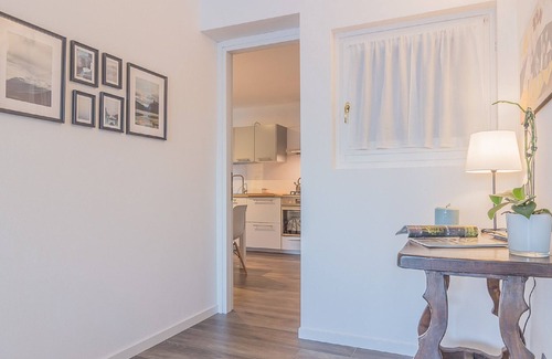 Fiumelatte Apartment | The Apple House
