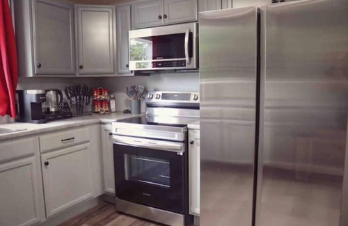 Kingsport Apartment | The Apple Suite at Suite Retreats