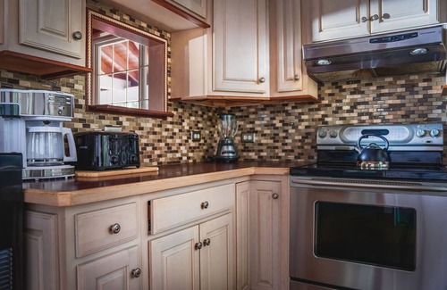 Spring Grove House | The April Inn - A Victorian Waterfront Retreat