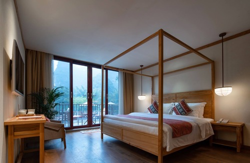 Ten Mile Gallery Cabin | The Apsara Lodge