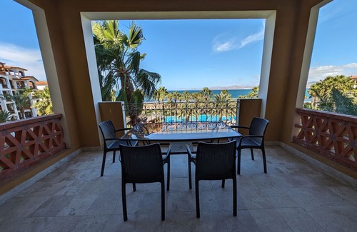 La Paz Condo | "The Aquarium of the World" - Paraiso del Mar C403 - 2 BR/3 BATH - on the Beach