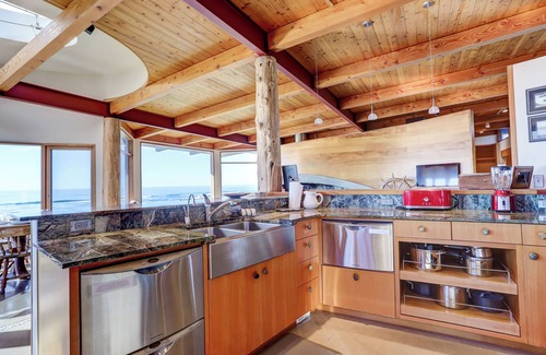 Arch Cape House | The Arch Cape Oceanside Escape: Exclusive Luxury Beach House Breathtaking Views