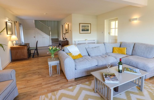 Caldwell House | THE ARCHES, pet friendly, character holiday cottage in Eppleby