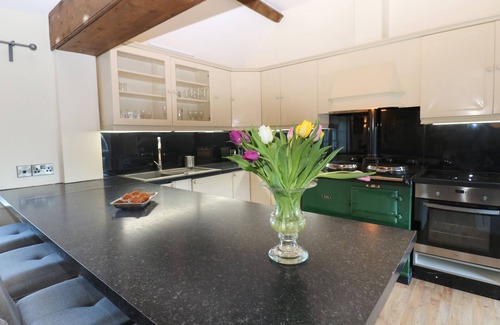 Caldwell House | THE ARCHES, pet friendly, character holiday cottage in Eppleby
