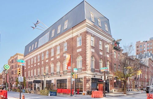 Gayborhood Apartment | The Arco powered by Sonder | Queen Suite