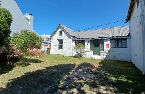 Waenhuiskrans House | The Arniston Kliphuis circa 1880